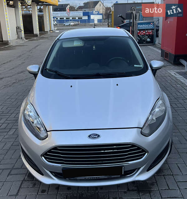 Седан Ford Fiesta 2017 в Киеве