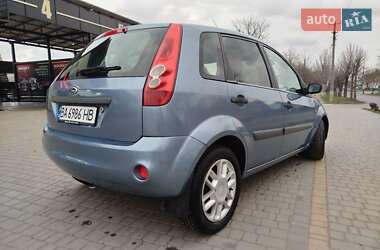 Хетчбек Ford Fiesta 2006 в 