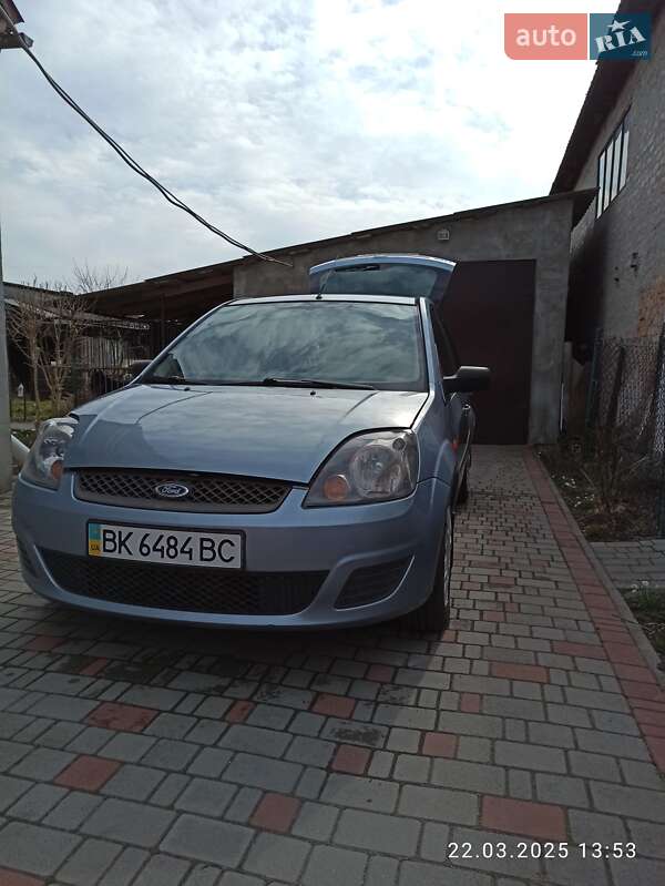 Хетчбек Ford Fiesta 2006 в Рівному