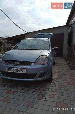 Хэтчбек Ford Fiesta 2006 в 