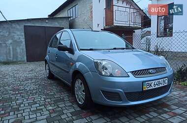 Хэтчбек Ford Fiesta 2006 в 