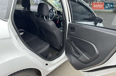 Хэтчбек Ford Fiesta 2018 в 