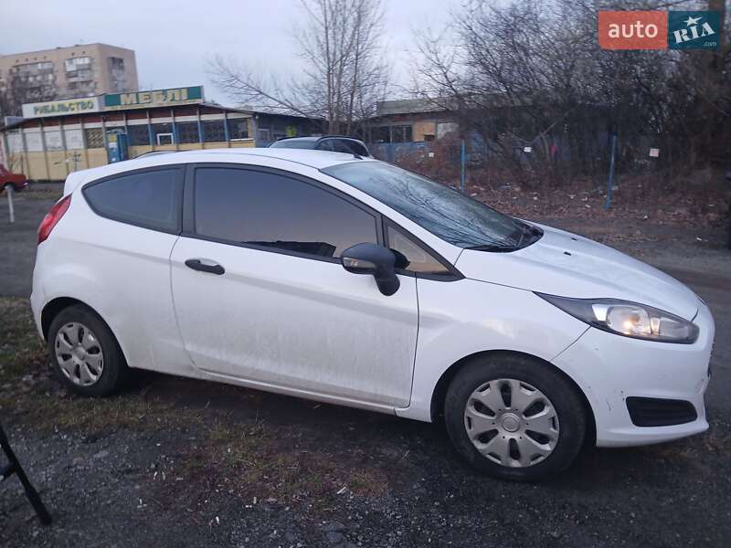 Хетчбек Ford Fiesta 2013 в 