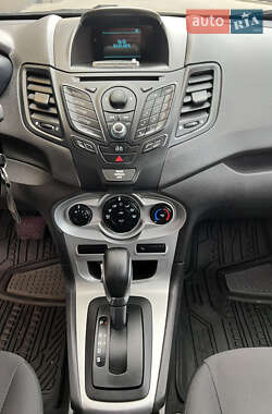 Седан Ford Fiesta 2014 в 