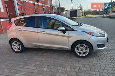 Хэтчбек Ford Fiesta 2018 в 