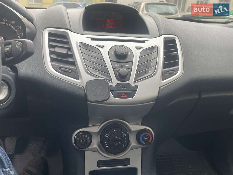 Хэтчбек Ford Fiesta 2012 в Киеве