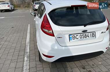 Хэтчбек Ford Fiesta 2011 в 