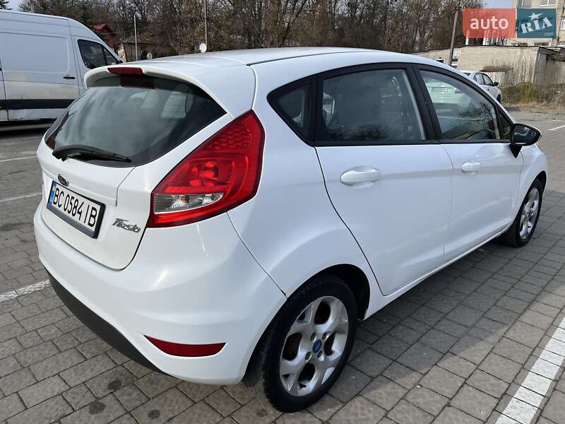 Хетчбек Ford Fiesta 2011 в Львові