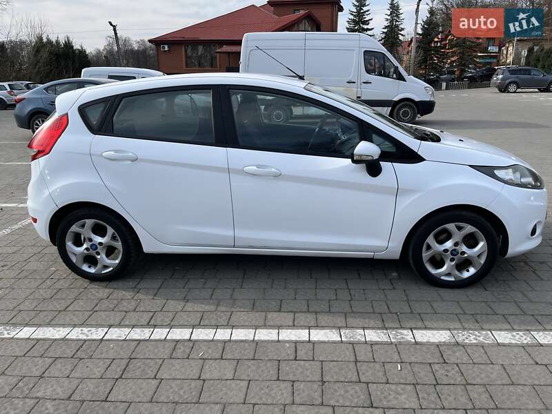 Хетчбек Ford Fiesta 2011 в Львові