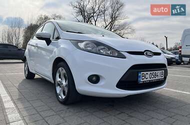 Хэтчбек Ford Fiesta 2011 в 
