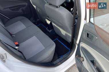 Хэтчбек Ford Fiesta 2011 в 