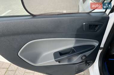 Хэтчбек Ford Fiesta 2011 в 
