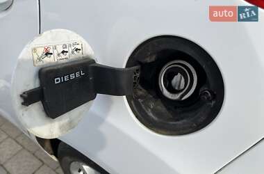 Хэтчбек Ford Fiesta 2011 в 