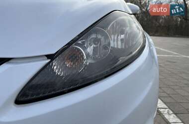 Хэтчбек Ford Fiesta 2011 в 