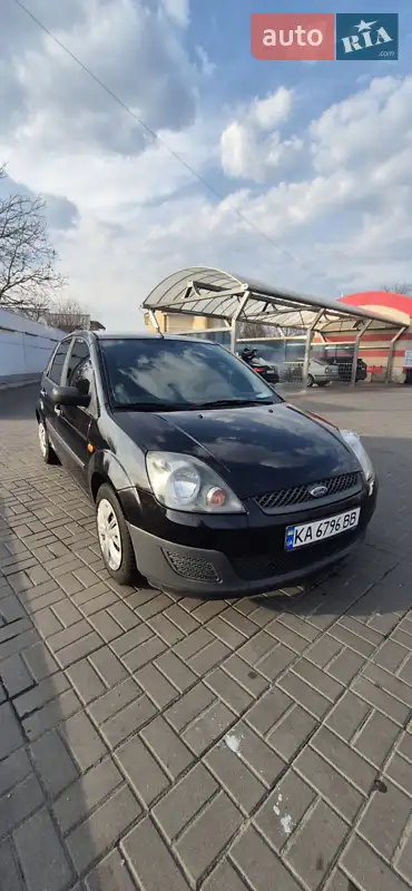 Хэтчбек Ford Fiesta 2008 в 