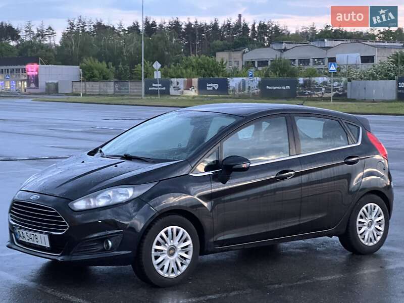 Хэтчбек Ford Fiesta 2014 в 