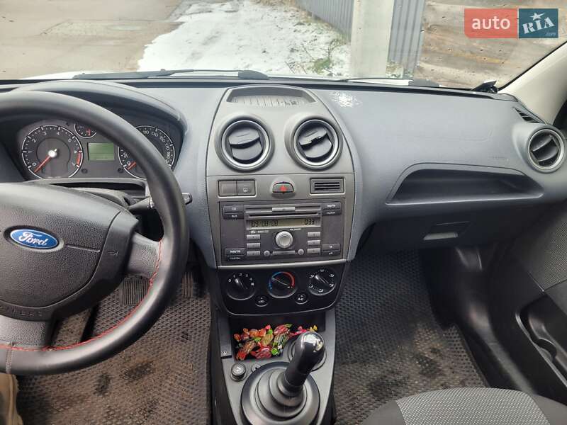 Хетчбек Ford Fiesta 2008 в Бучі