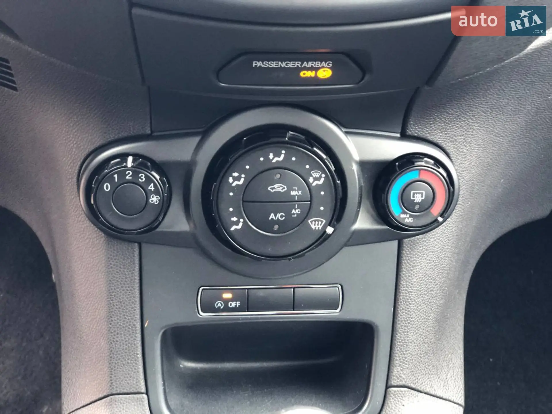 2013 Ford Fiesta - мініатюра 21