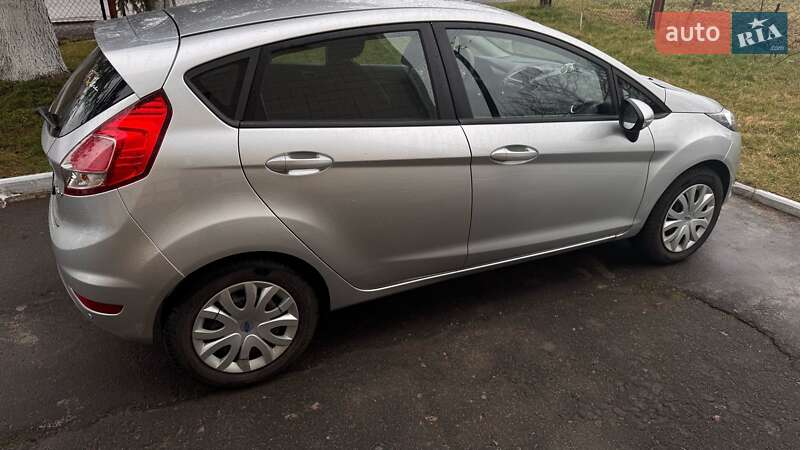 Хэтчбек Ford Fiesta 2013 в Гоще