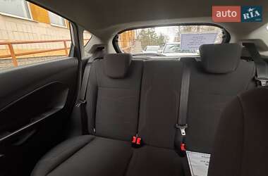Хэтчбек Ford Fiesta 2013 в 