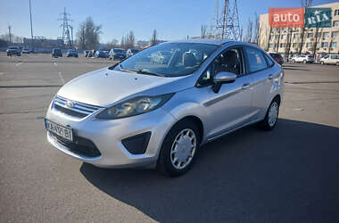 Седан Ford Fiesta 2012 в 