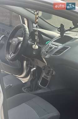 Хэтчбек Ford Fiesta 2010 в 