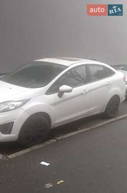 Седан Ford Fiesta 2011 в 