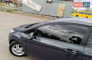 Хэтчбек Ford Fiesta 2011 в 