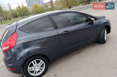 Хэтчбек Ford Fiesta 2011 в 