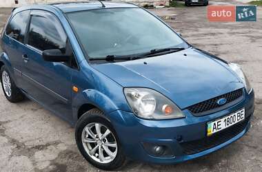 Хэтчбек Ford Fiesta 2006 в 