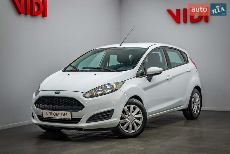 Хэтчбек Ford Fiesta 2017 в 