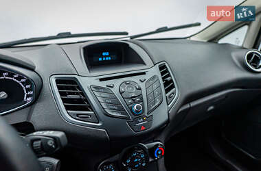 Хэтчбек Ford Fiesta 2017 в 