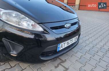 Хэтчбек Ford Fiesta 2013 в 