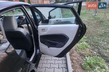 Хэтчбек Ford Fiesta 2013 в 