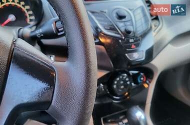 Хэтчбек Ford Fiesta 2013 в 