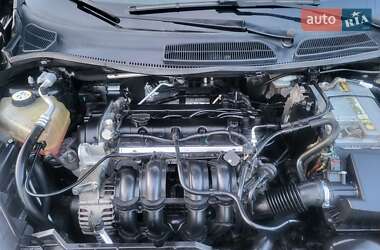Хэтчбек Ford Fiesta 2013 в 