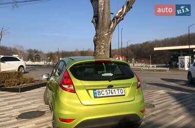 Хэтчбек Ford Fiesta 2010 в 