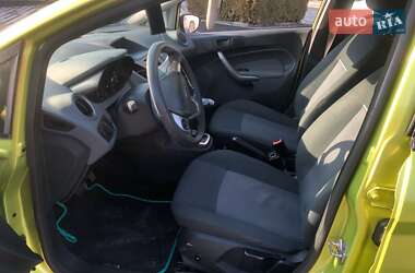 Хэтчбек Ford Fiesta 2010 в 
