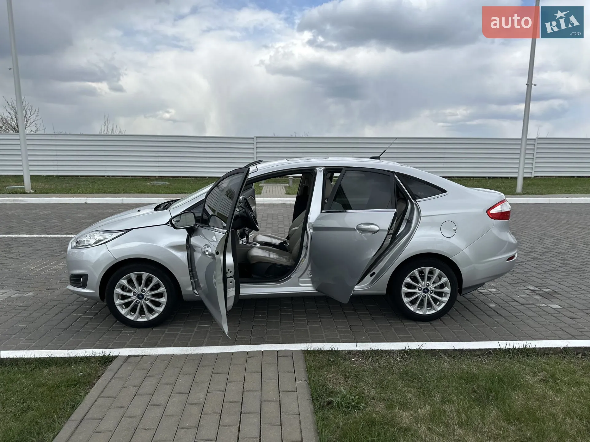 2017 Ford Fiesta - мініатюра 5
