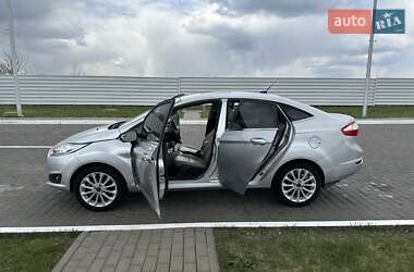 Седан Ford Fiesta 2017 в 