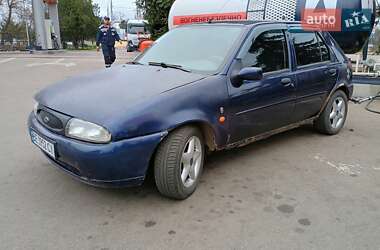 Хэтчбек Ford Fiesta 1996 в 