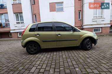 Хэтчбек Ford Fiesta 2006 в 