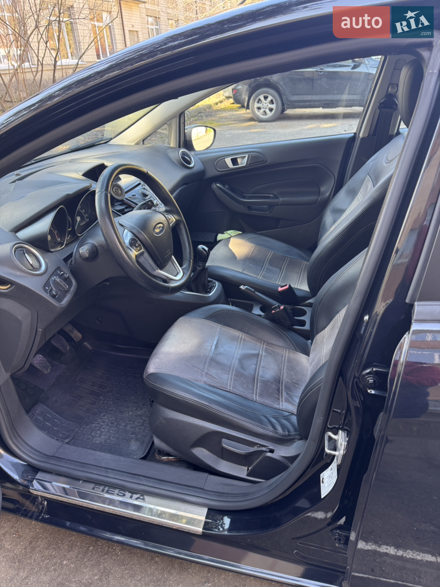 2013 Ford Fiesta - мініатюра 2