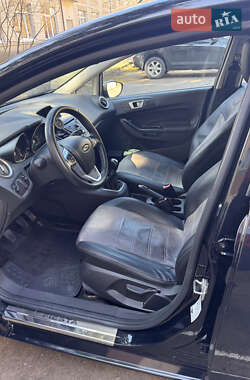 Хэтчбек Ford Fiesta 2013 в 