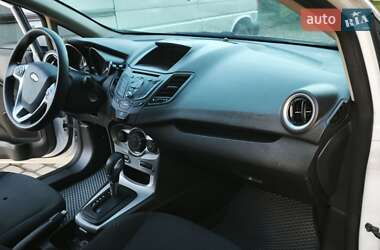 Хэтчбек Ford Fiesta 2018 в 