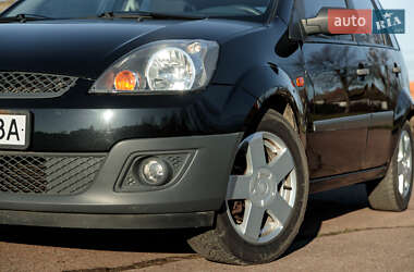Хэтчбек Ford Fiesta 2008 в 