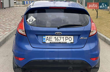 Хэтчбек Ford Fiesta 2012 в 
