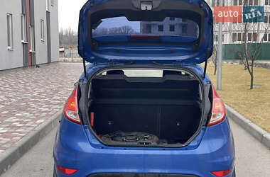 Хэтчбек Ford Fiesta 2012 в 