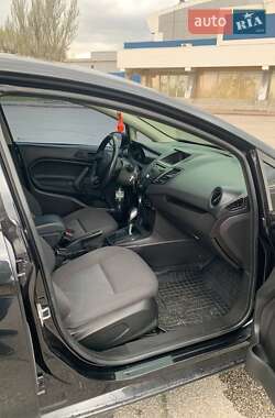 Хетчбек Ford Fiesta 2013 в 