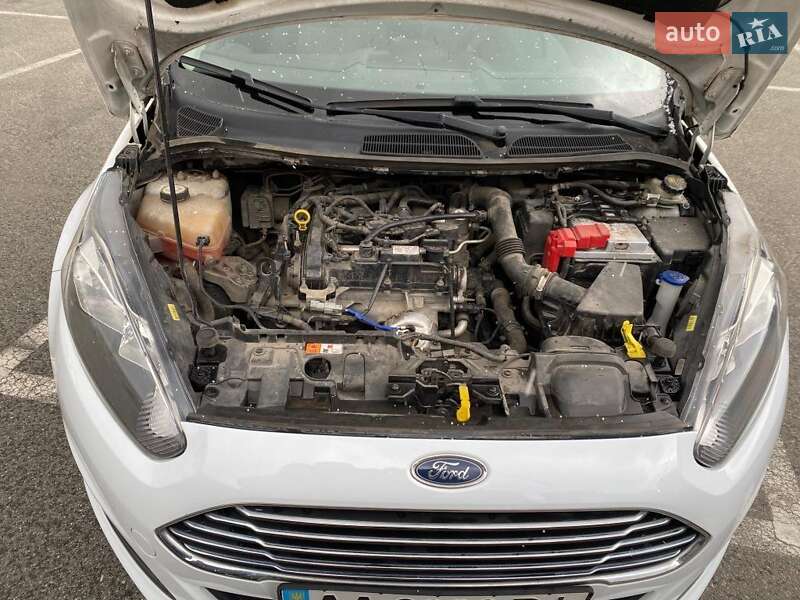 Хэтчбек Ford Fiesta 2013 в Киеве